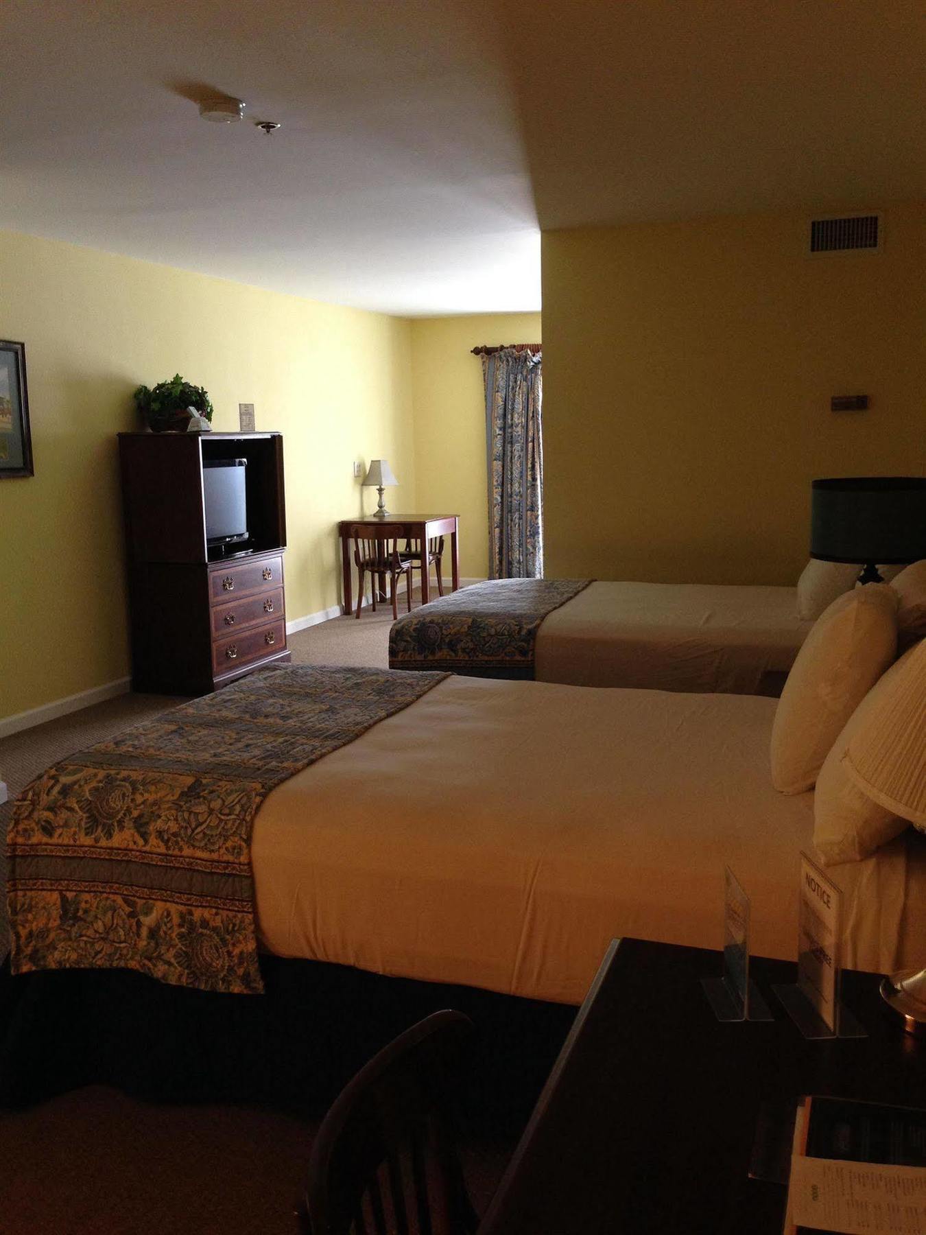 Greenville Inn & Suites Esterno foto